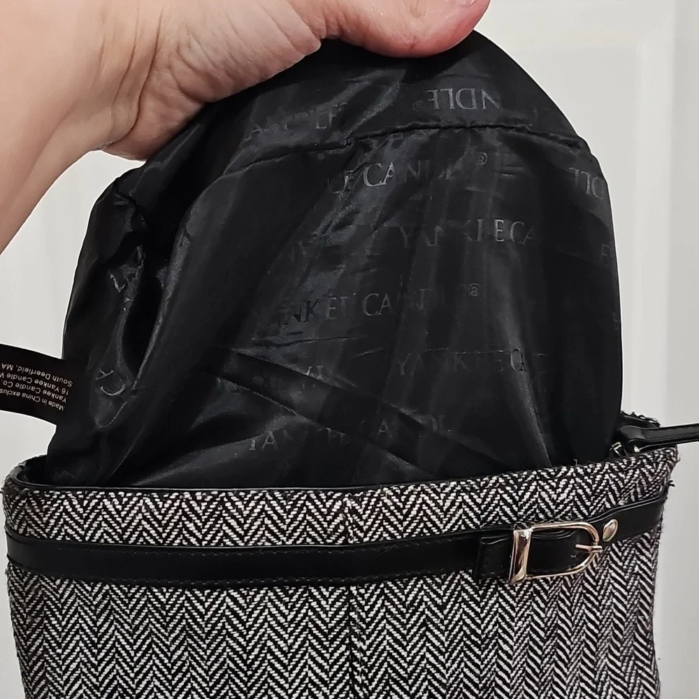 Yankee Candle Black and White Textured Bag
